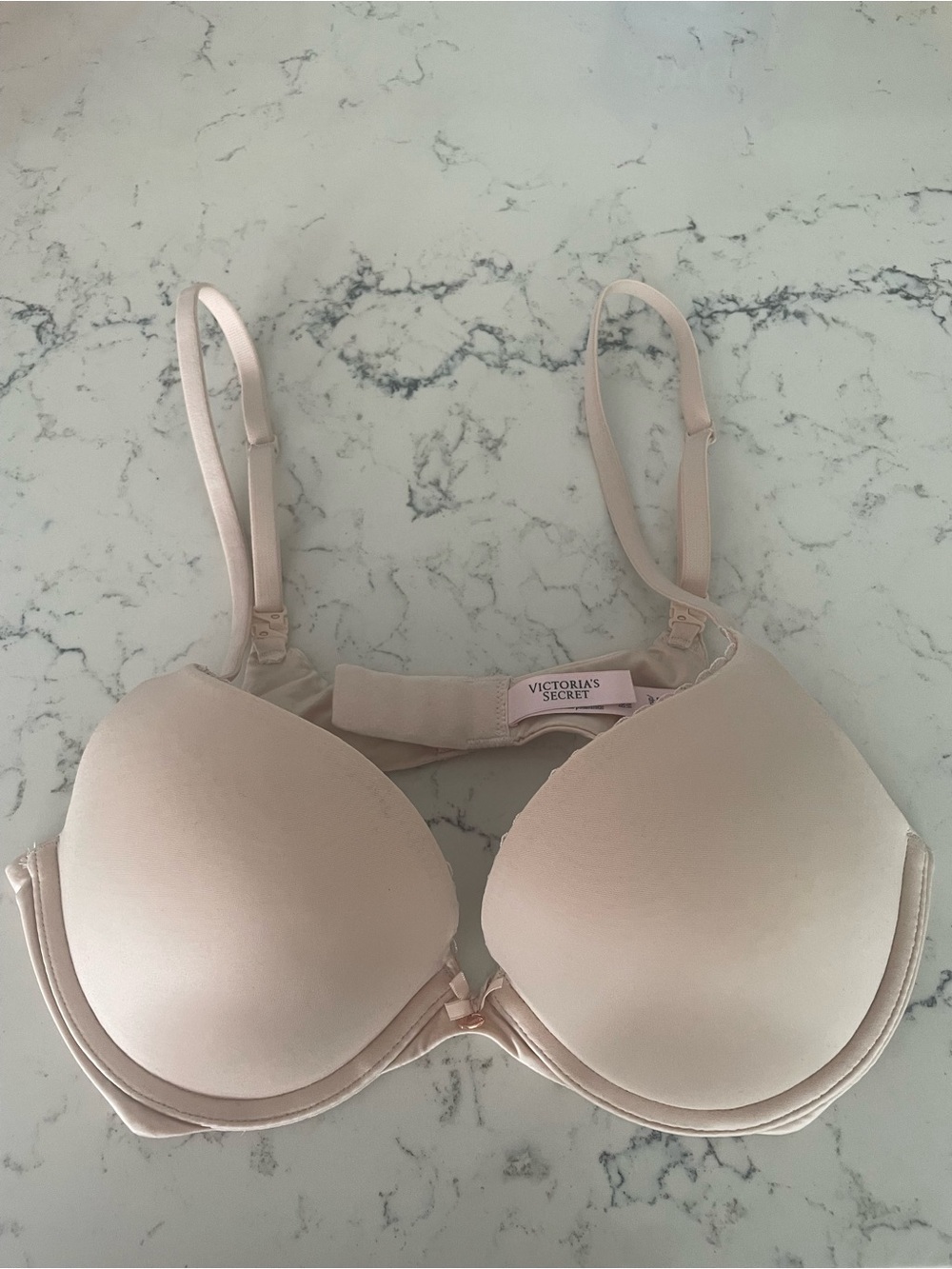 New without tags - Victoria's Secret Push Up - 34C